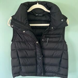 Zara Women's Sleek Black Quilted Vest